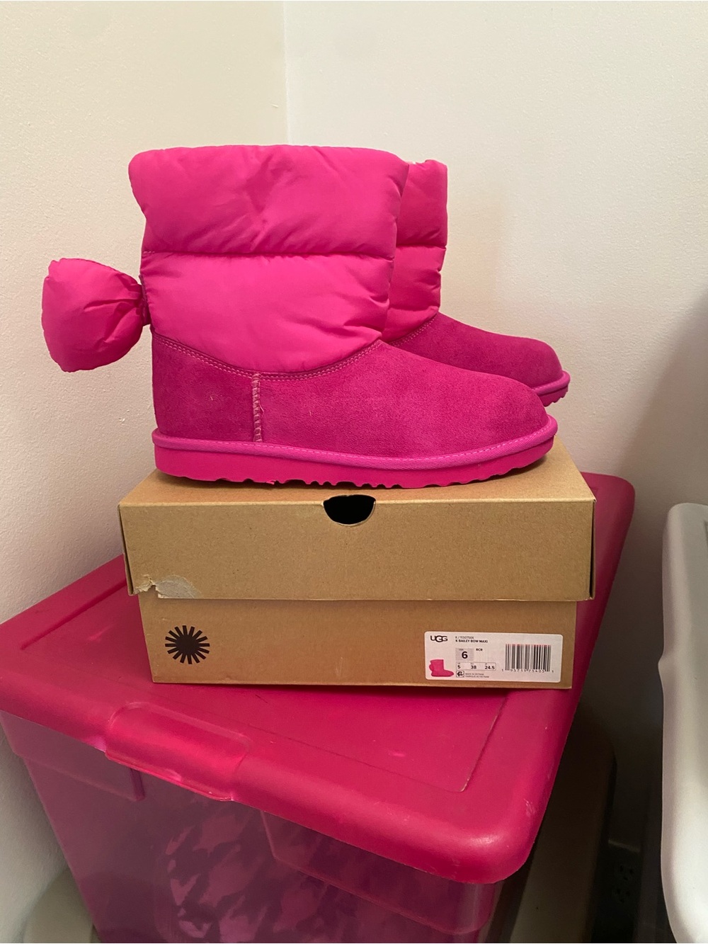 UGG Maxi Wavelength Bailey Bow Pink Suede Puffer Boot
